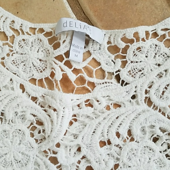💕 Lace short sleeve top, from Delta's, medium - Picture 3 of 4